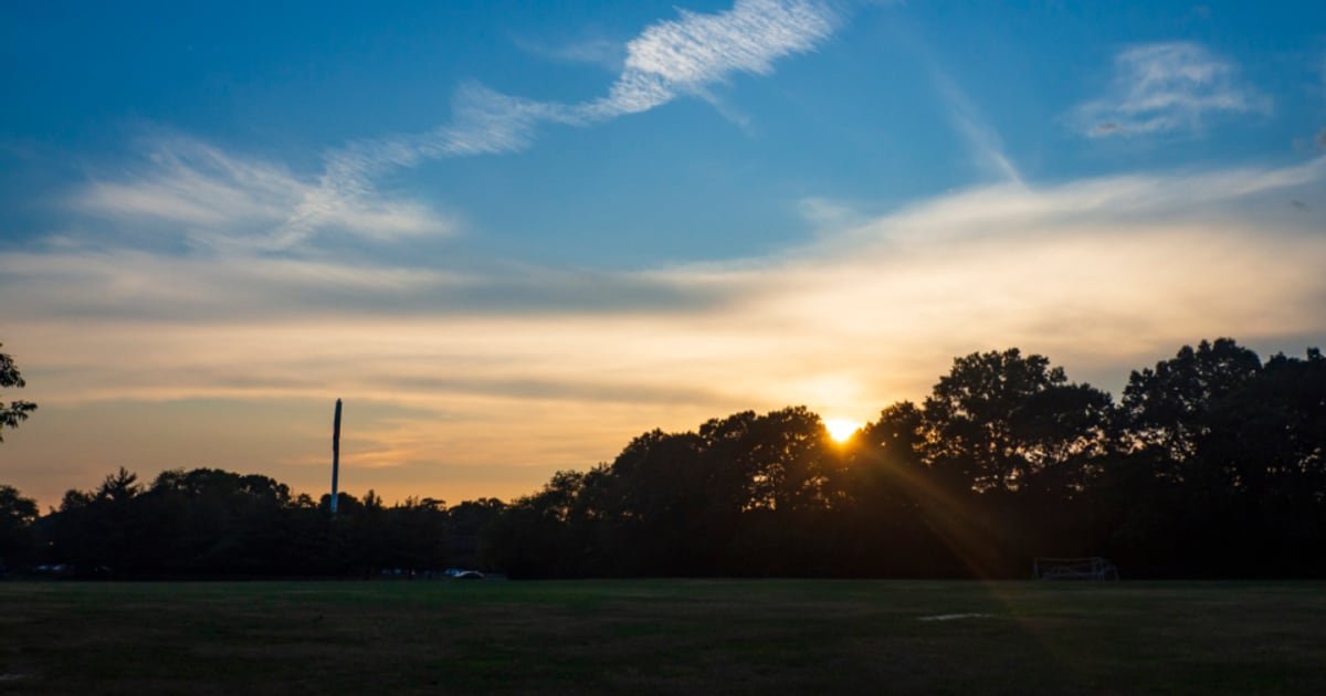 A sunset over the horizon