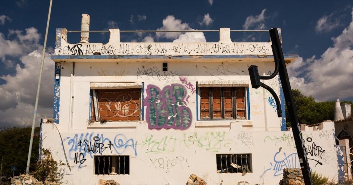 An abandoned building